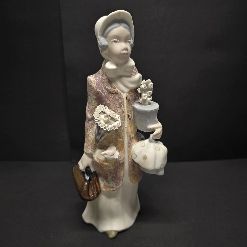 Vintage Ingles Valencia Spain Lady Veterinarian Porcelain Figurine with Cat